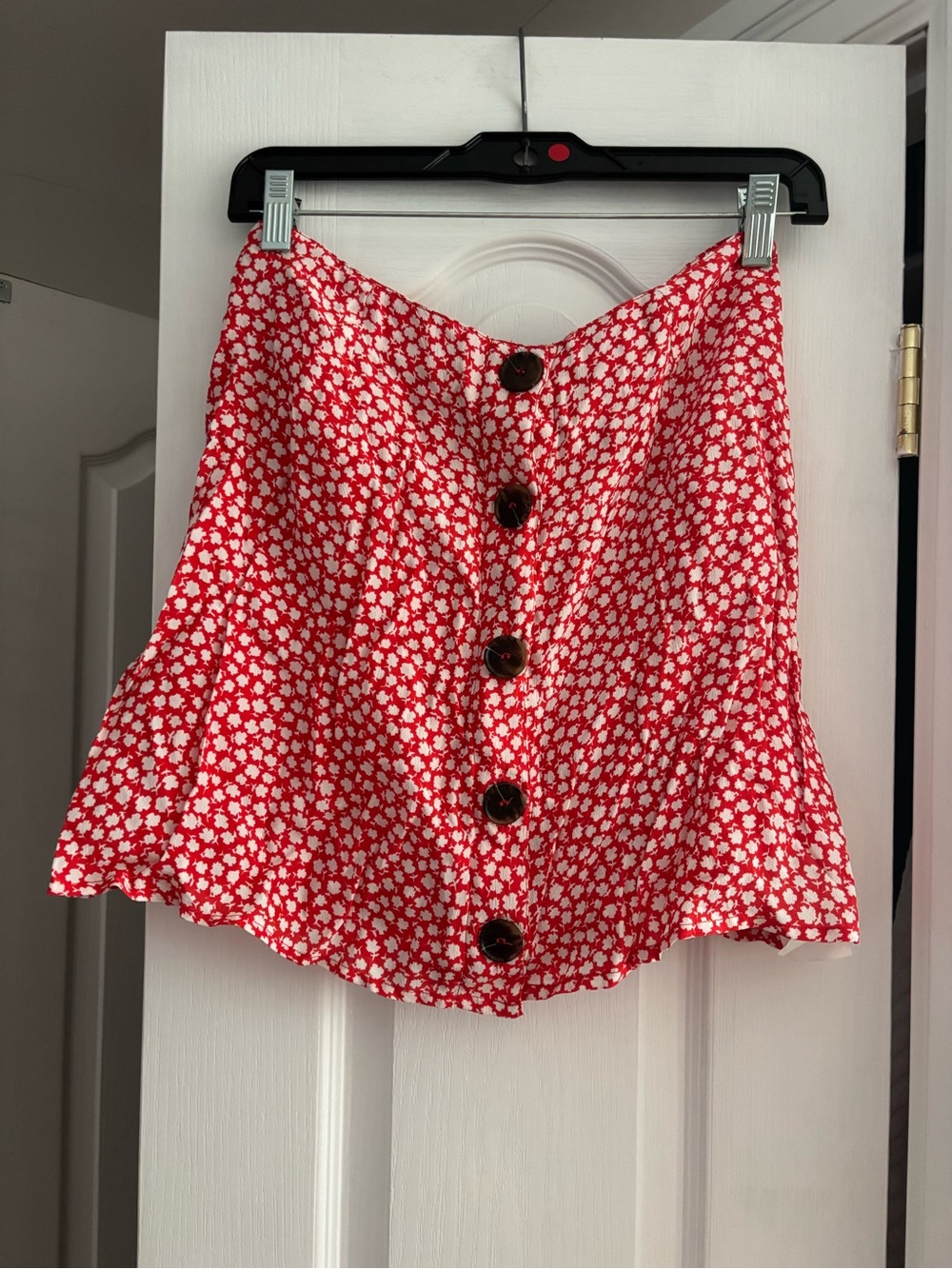 Red Floral Button-Front Ruffle Hem Mini Skirt